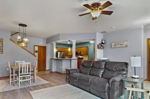 981 Augusta Dr #11, Oregon, WI 53575