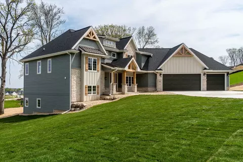 665 Interlachen Ave, Oregon, WI 53575