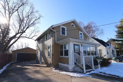 1124 Blaine Ave, Janesville, WI 53545