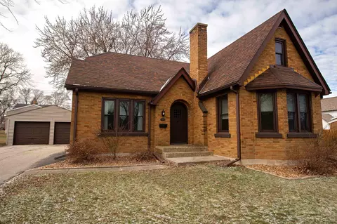 506 N Clark St, Horicon, WI 53032