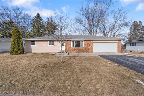 201 E Netherwood St, Oregon, WI 53575
