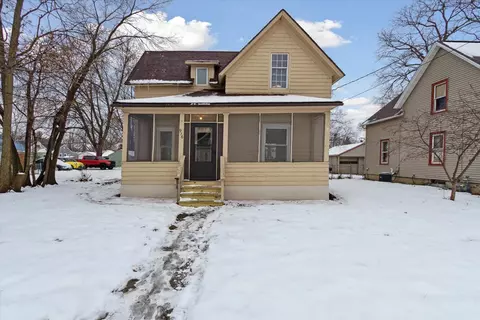 916 Moore St, Beloit, WI 53511