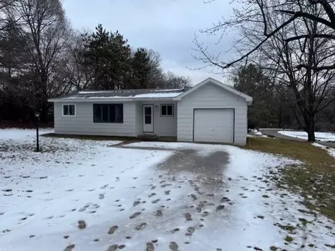 2928 St Anns Ave, Oxford, WI 53952