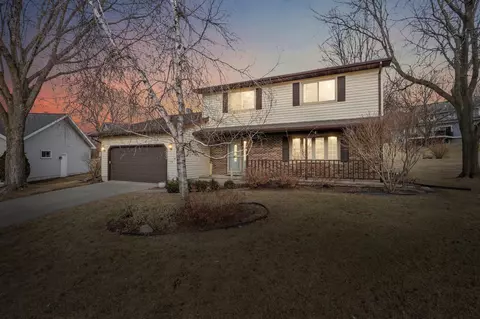7806 Cobblestone Cir, Middleton, WI 53562