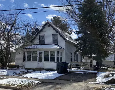 214 E Washington St, Poynette, WI 53955