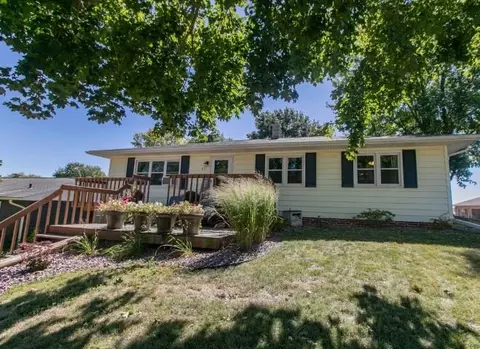 613 W Clarence St, Dodgeville, WI 53533