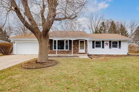 4241 Chadswyck Dr, Janesville, WI 53546