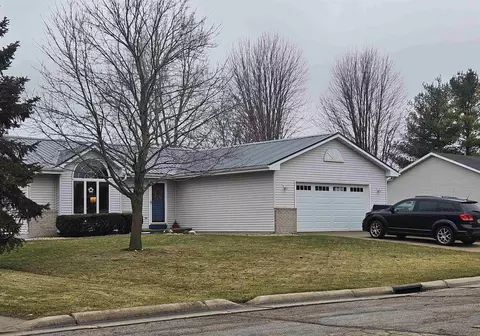 1323 Colonial Dr, Watertown, WI 53098