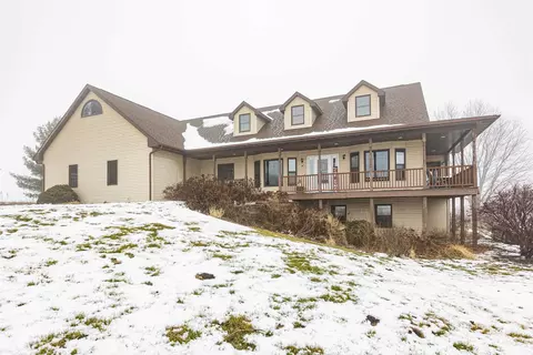 8240 County Road D, Platteville, WI 53818