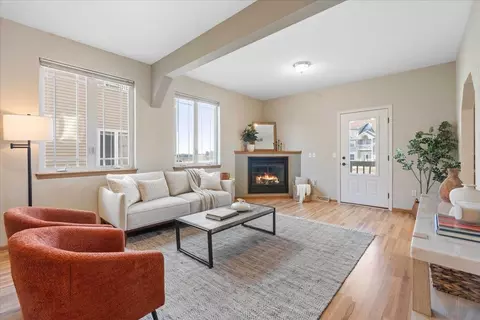 4020 Dolphin Dr, Madison, WI 53719