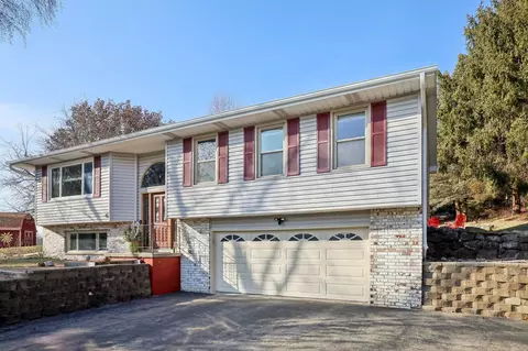 6280 Ahwahnee Ct, Oregon, WI 53575