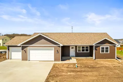 621 Roosevelt St, Baraboo, WI 53913