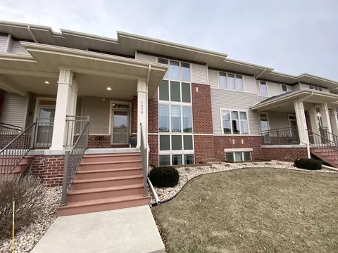 1426 Smithfield Dr, Sun Prairie, WI 53590