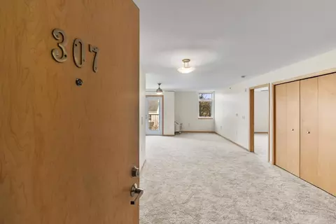 8206 Starr Grass Dr #307, Madison, WI 53719