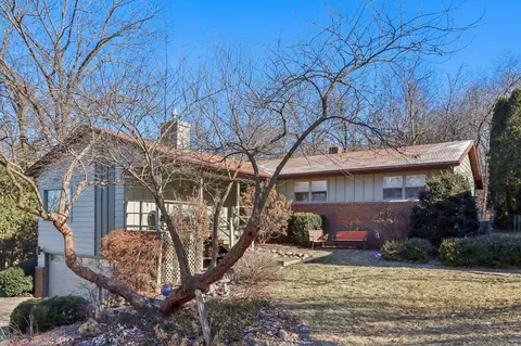 6107 Indian Mound Dr, Mcfarland, WI 53558
