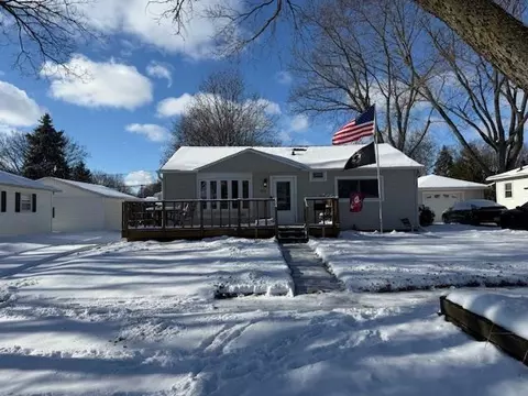 906 Mayfair Ave, Madison, WI 53714