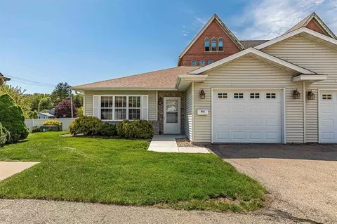611 Oberdorf Ct, New Glarus, WI 53574