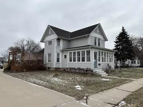 603 Waterloo St, Columbus, WI 53925