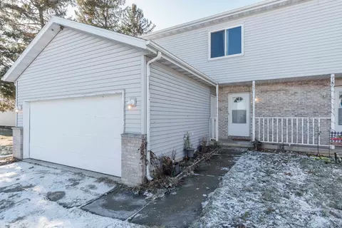 727 Lewellen St, Marshall, WI 53559
