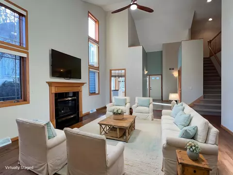 918 Foxboro Dr, Oregon, WI 53575