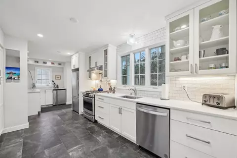 902 Waban Hl, Madison, WI 53711