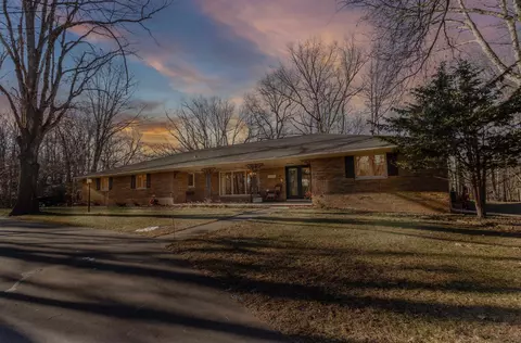 1514 Fox Trl, Green Bay, WI 54313