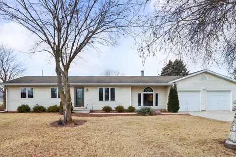 23 16th St, Prairie Du Sac, WI 53578