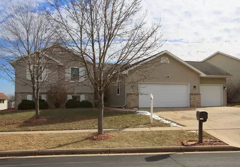 1310 Landmark Dr, Cottage Grove, WI 53527