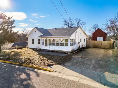 302 Quarry St, Baraboo, WI 53913