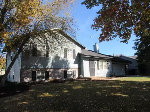 4353 Hearthridge Dr, Janesville, WI 53546