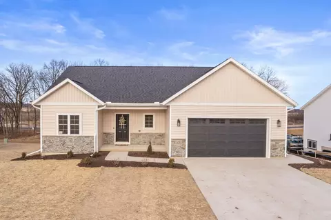 425 Gunderson Dr, Portage, WI 53901