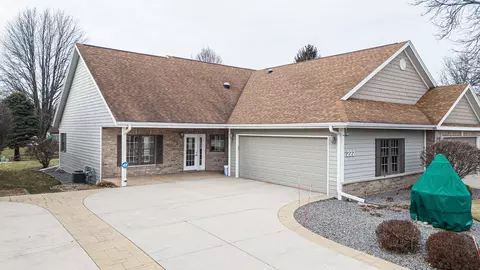 222 S Wright Rd, Janesville, WI 53546