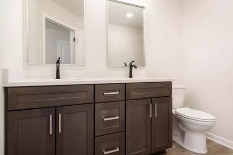 Bath - 3156 S Bartells Dr #D, Beloit, WI 53511 photo 2 of 4