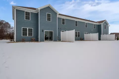 Exterior - 3156 S Bartells Dr #D, Beloit, WI 53511 photo 4 of 9