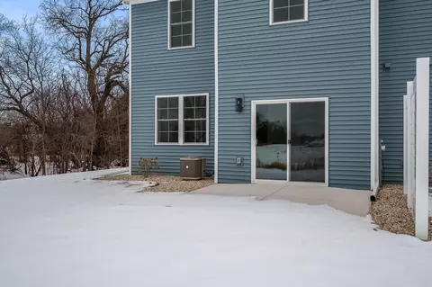 Exterior - 3156 S Bartells Dr #D, Beloit, WI 53511 photo 6 of 9