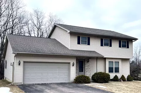 s4335 Fox Hill Circle, Baraboo, WI 53913