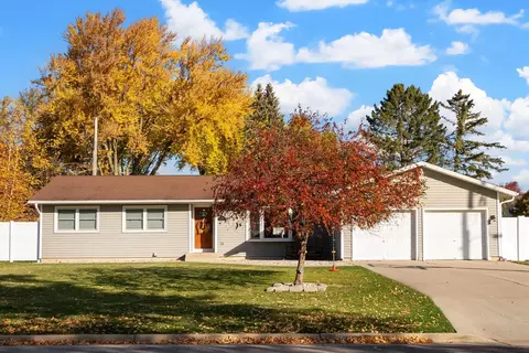 724 Russell St, Deforest, WI 53532