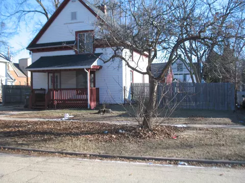 953 Vine St, Beloit, WI 53511