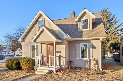 312 Carroll St, Beaver Dam, WI 53916