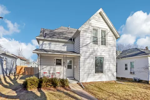 418 3rd Ave, Baraboo, WI 53913