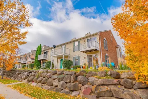 1002 Gammon Ln #4, Madison, WI 53719