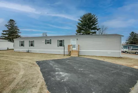 226 Evergreen Village Rd, Platteville, WI 53818