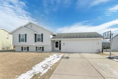 366 Sugar Ave, Belleville, WI 53508