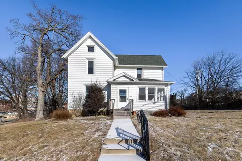 280 E Pine St, Platteville, WI 53818