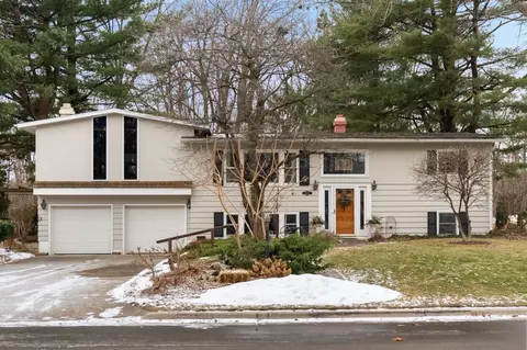 6823 Forest Glade Ct, Middleton, WI 53562