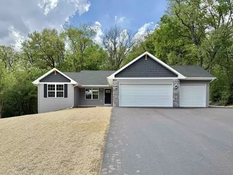 4129 N Lunar Dr, Janesville, WI 53546