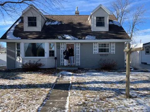 1125 Reichow St, Oshkosh, WI 54902