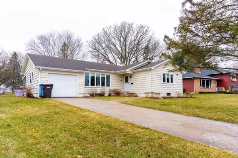 260 Kierstead Ln, Oregon, WI 53575