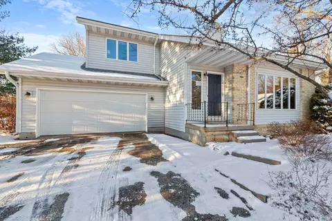 206 Beth Cir, Mount Horeb, WI 53572