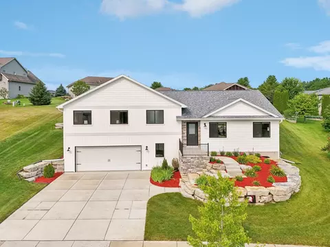 504 Little Fox Trl, Mount Horeb, WI 53572